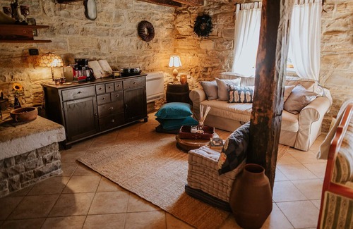 Borut Villa | Casa Borut 1865 - a fairytale stone house for dreaming and relaxing