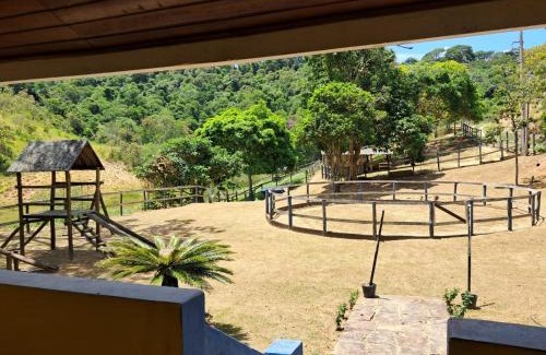 Sacra Familia do Tingua House | Casa de fazenda com lago