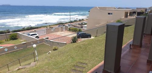 Selection Beach Apartment | Casa Branca on the Beach with a Pool - Just Renovated