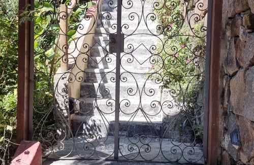 Morro da Cruz House | Casa Brisa e Vista MAR right in the center of Ilhabela, on Perequê beach!