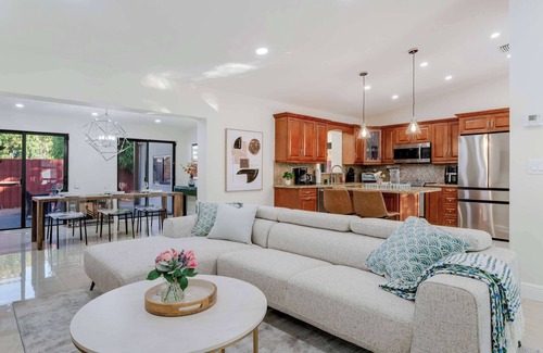 The Hammocks House | Casa Brisa - Stylish, BBQ, Near heart of Kendall
