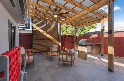 The Hammocks House | Casa Brisa - Stylish BBQ Near heart of Kendall