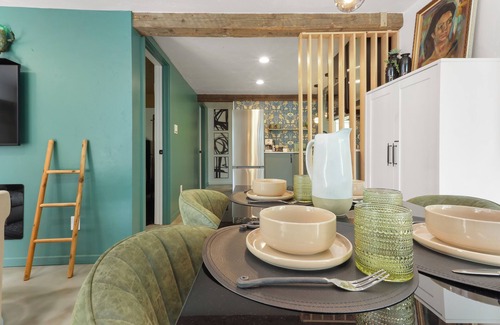 Carson House | Casa Bruna creekside home in the heart of the Gorge