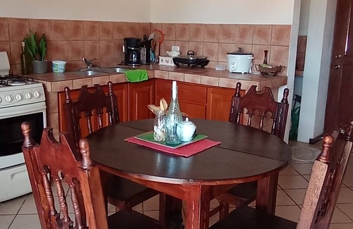 Javilla House | Casa Bugambiliann