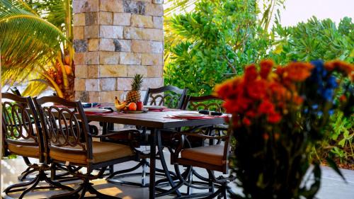 San Benito House | Casa Bul-Kay's