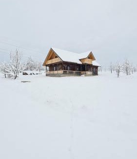 Nanesti House | Casa bunicilor din Oncești