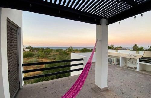 Buenavista House | Casa BV: Beautiful new house short walk from beach
