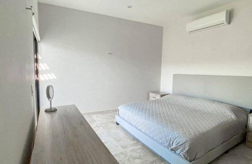 Buenavista House | Casa BV: Beautiful new house short walk from beach
