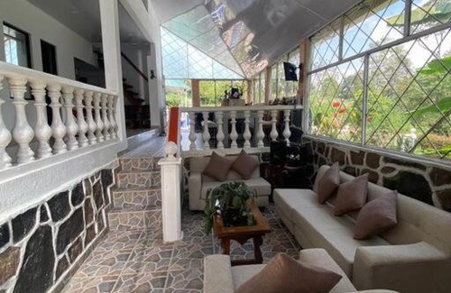 San Antonio del Tequendama Villa | Casa Campestre con piscina rodeada de naturaleza