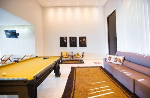 Centro House | Casa c/Piscina de borda infinita e vista p/Lago