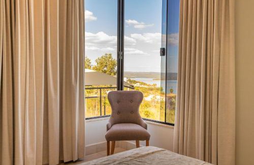 Centro House | Casa c/Piscina de borda infinita e vista p/Lago