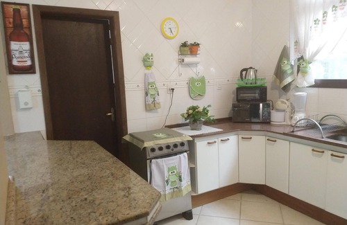 Picarras House | CASA C/SWIMMING POOL - HIGH STANDARD - PIÇARRAS - SC - C/VISTA P/O MAR - 50m BEACH