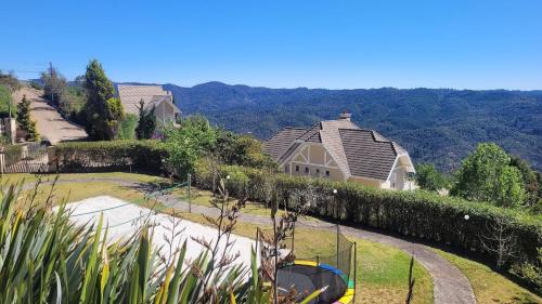 Campos do Jordao House | Casa c/Vista Montanhas e Lareira CAC0006