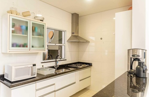 Balneario Praia do Pernambuco House | Casa c Wi-Fi, churrasqueira e lazer no Guarujá/SP