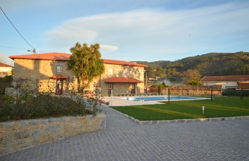 Portela House | CASA CACHADA- Rural Tourism