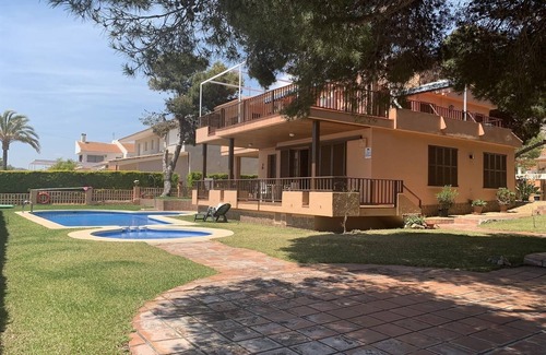 Calabardina Villa | Casa calabardina Luxury Beach House with Private Pool, Terrace & Wi-Fi