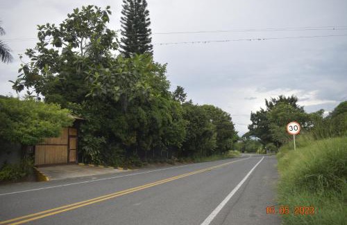 Bugalagrande House | Casa Campestre El Encanto