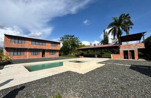 Pereira House | Casa Campestre en Pereira Por Parceros Group