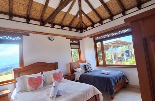 Villa de Leyva Hotel | Casa Campestre Flores Amarillas Alquiler por días