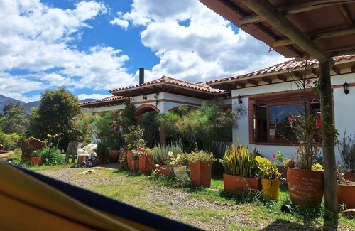 Villa de Leyva Hotel | Casa Campestre Flores Amarillas Alquiler por días