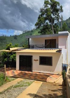 Barbosa House | Casa Campestre Tara