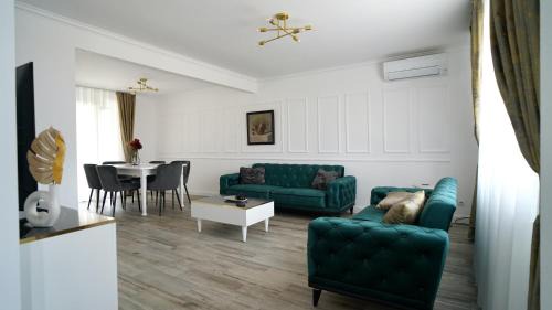 Sanmartin Villa | Casa Canadiana