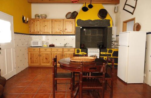 Capelo House | Casa capelinhos