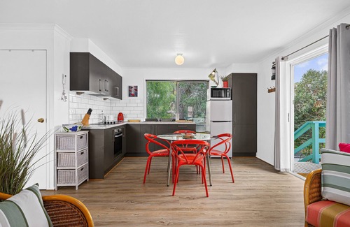 Aldinga Beach Cabin | Casa Capri ~ Aldinga Beach - Beach Getaway Nestled Between Blue Waters the Bush