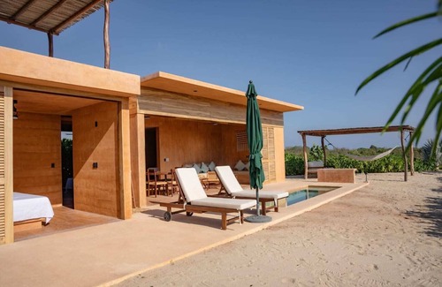 Tlachicon House | Casa Caracol with oceanfront rooftop