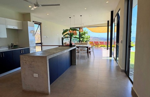 La Libertad House | Casa Caracoles, 4-bedroom modern house with spectacular view in El Sunzal