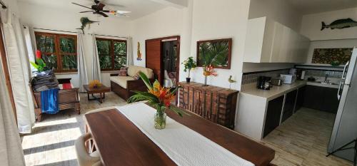 Livingston Hotel | Casa Caribe Hotel