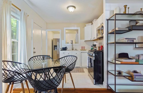 Rosewood House | Casa + Casita in Austin!