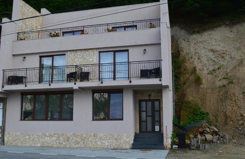 Dubova House | Casa Cattaleya