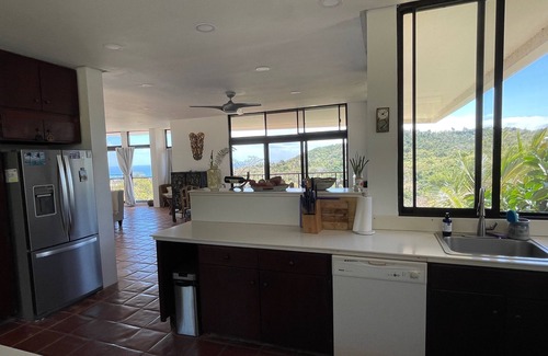 Puerto Real House | Casa Ceiba is a unique retreat in a quiet neighborhood in the hills of Vieques.