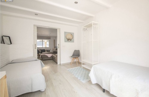 Tarragona House | Casa Cerca de la Playa con Terraza, Barbacoa y Mucho Más!