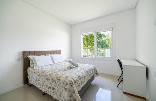 Sambaqui House | Casa Cerutti 3Q com vista para o mar by Achei