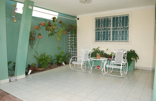 Cienfuegos House | Casa Chalet San Carlos