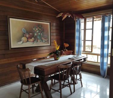 Pau Amarelo House | Casa charmosa a beira mar