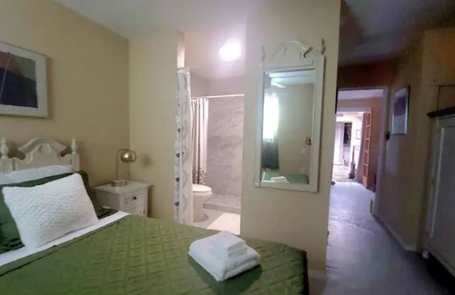 Green Valley House | Casa Chido with Bonus Casita Main House