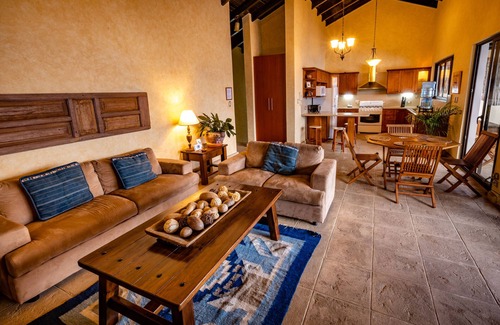Santa Catarina Palopo Villa | Casa Cholotío lake view, modern, beach access