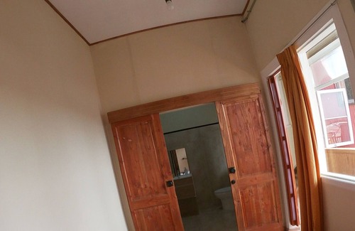 Cerro Alegre Bed & Breakfast | Casa Chuekas Rainbow bnb