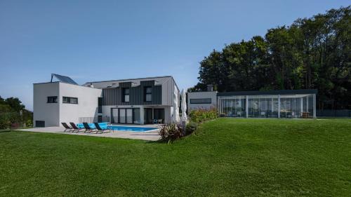 Municipality of Luka Villa | Casa Cielo, new modern villa with outdoor pool