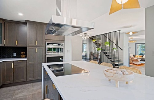 Lakewood Villa | Casa Cielo NEW! Steilacoom Lakefront Retreat