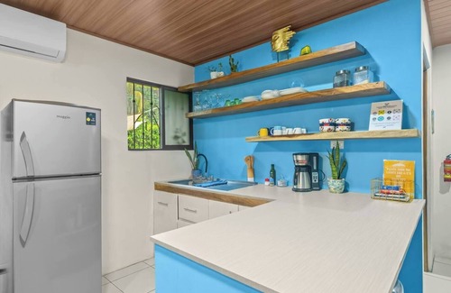 Coco Sunset Hills House | Casa Claudia - 5 min walk to beach