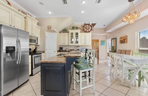 Bel Air House | Casa Cobia - Heated Pool! 4BR/4BA Sleeps 12!