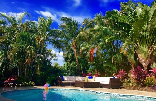 East Fort Lauderdale House | CASA COCONUT! Walk to the BEACH & Lauderdale-By-The-Sea! Resort Style Home!
