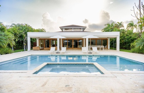 Los Lagos Villa | Casa Colibrí by Luxe Haus™ - Butlered Villa, Staff, Pool, Jacuzzi, Golf Carts