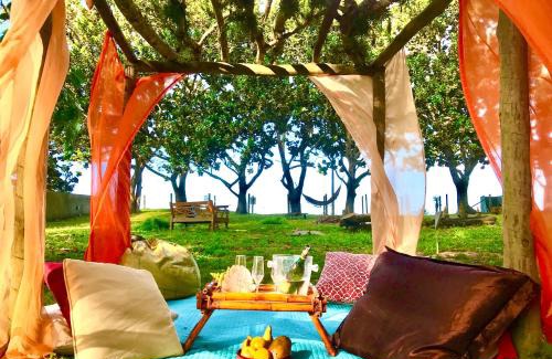 Barra de Sao Joao House | Casa Colonial em Praia Paradisíaca