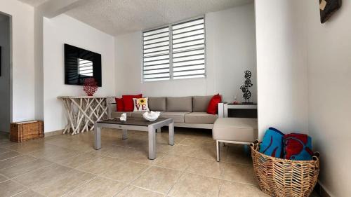 Hucares House | Casa Colorá