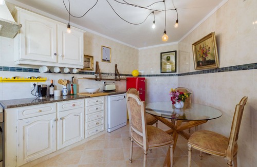 Vila do Bispo Apartment | Casa colorida, a unique, colorful home for 4 people in Vila do Bispo